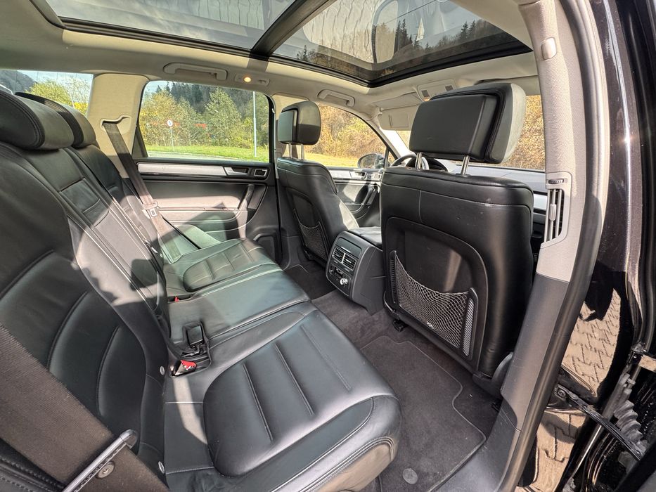 VW Touareg R-Line V6 3.0TDI 245cp 2014 usor avariat bara spate