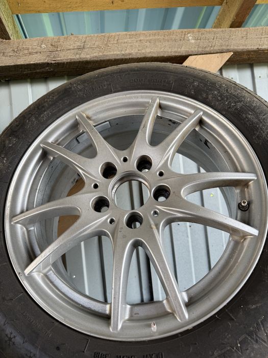 Roti Merrcedes complete, anvelope de iarna foarte bune! En gross!