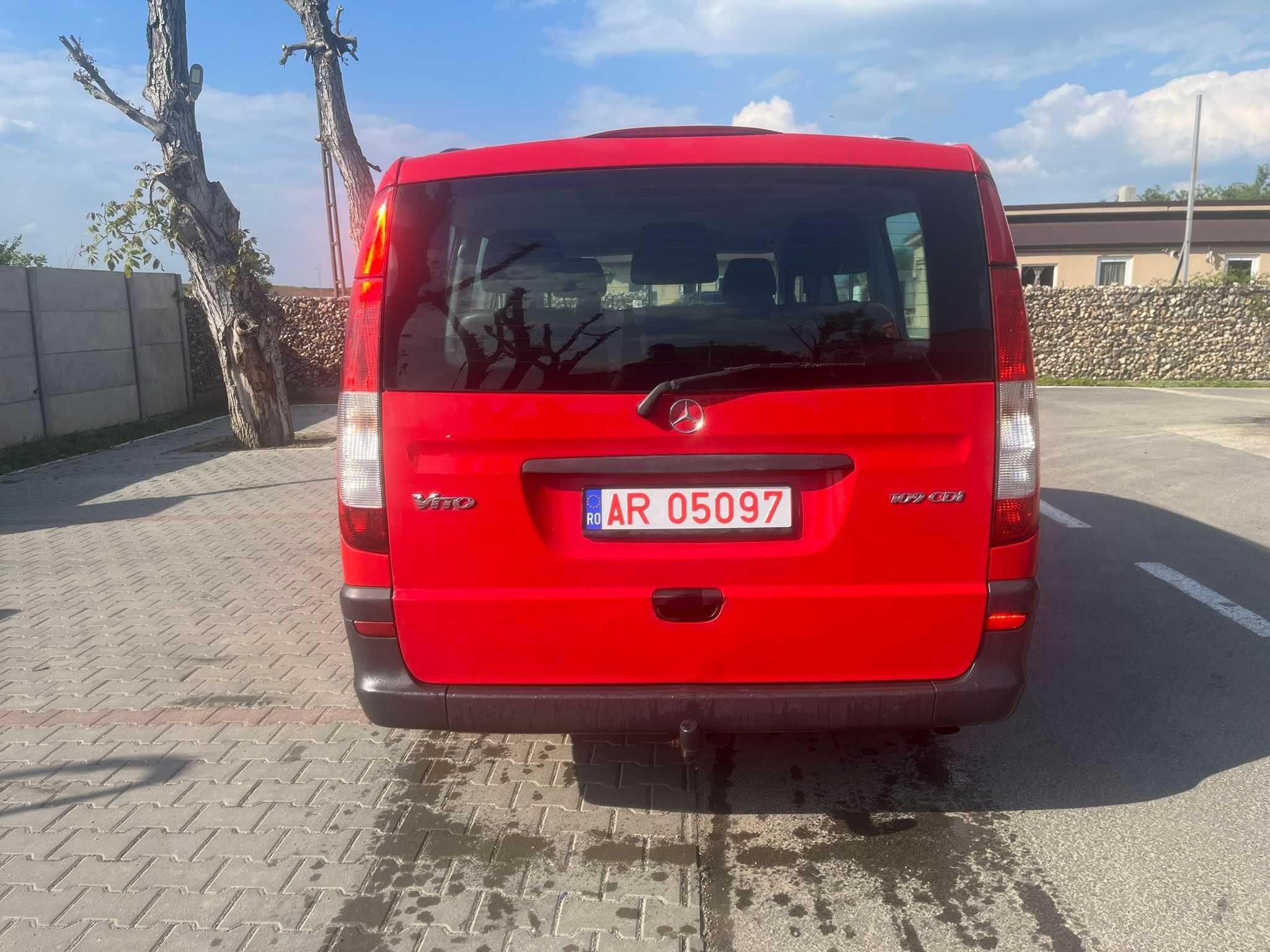 Mercedes VITO - an 2008 - 8+1 locuri