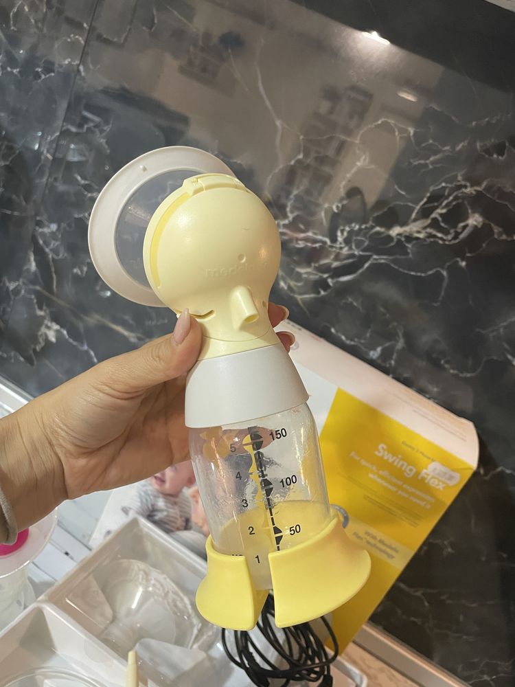 Електрическа помпа за кърма Medela Swing Flex с подарък