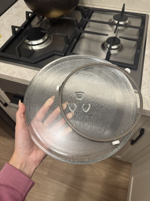 Продам встраиваемую микроволновую печь Midea