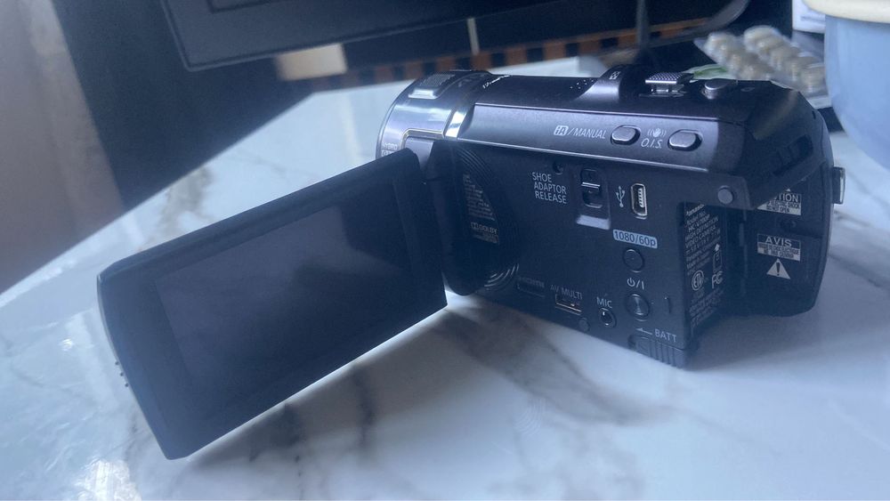 Vand camera video Panasonic HC-V700