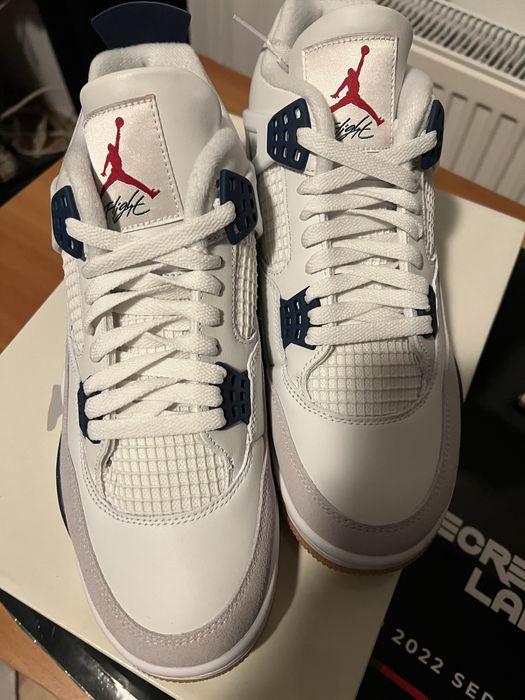 Jordan 4 SB Navy 44