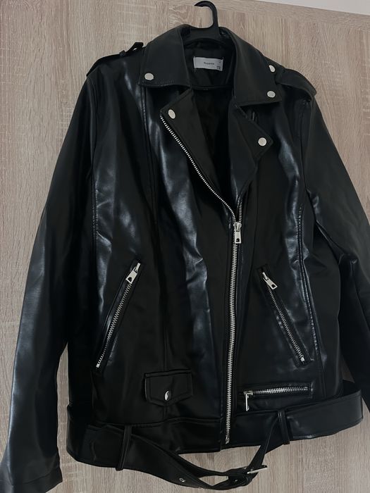 Кожено яке на марката Reserved