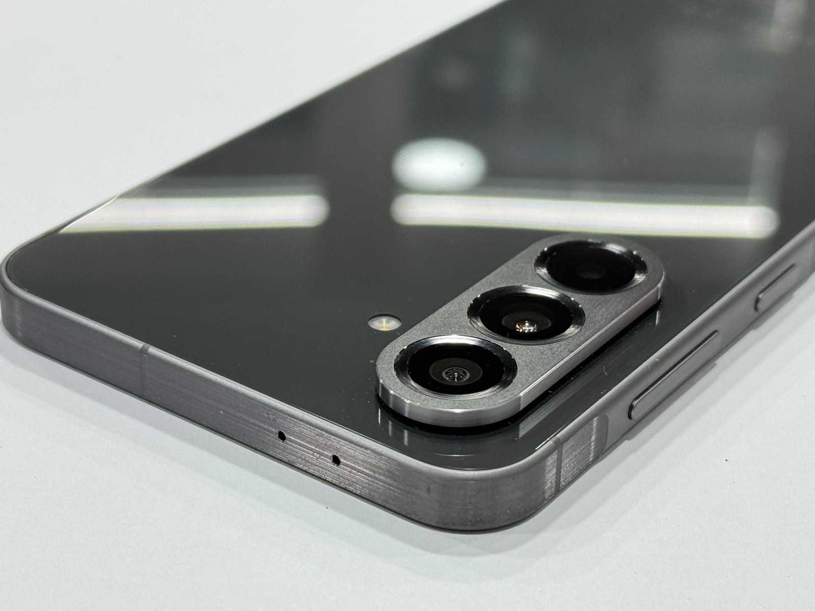 Телефон - Samsung A56 / 128GB