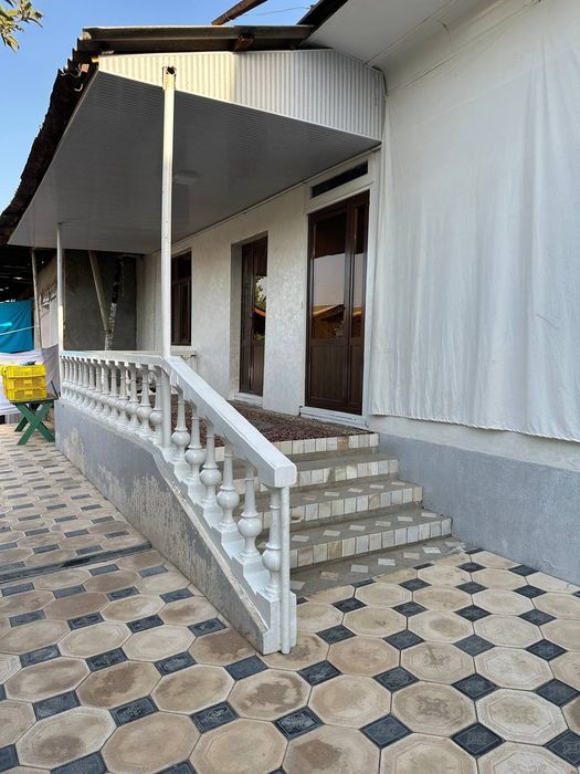 Nazarbek Turkistonda uy sotiladi.