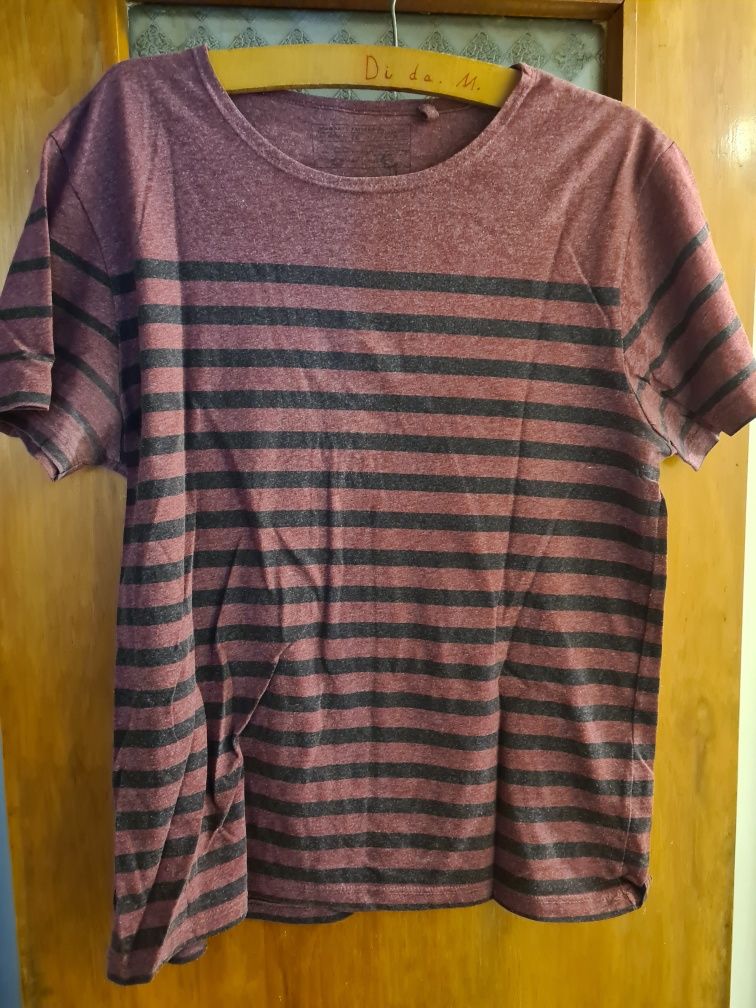 Set tricouri  aproape noi  Look (L) , Reserved (L) , Bershka (L)