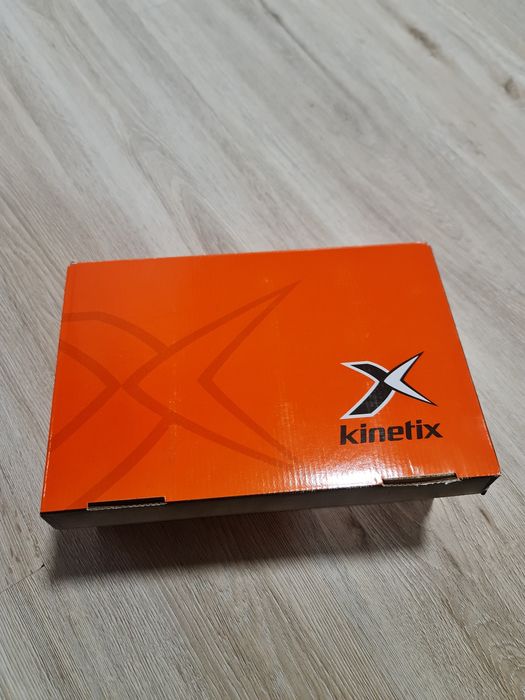 Обувки kinetix..