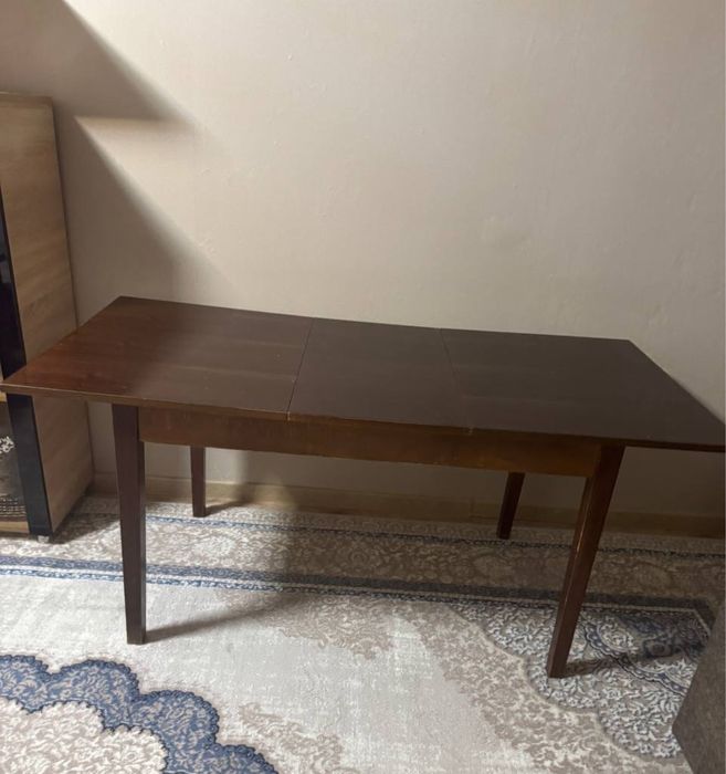 Стол палированный .С расширением посередине