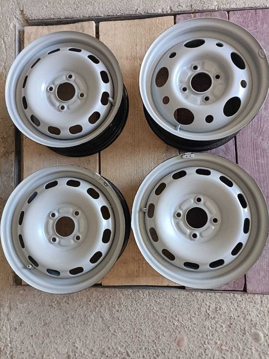 Vând set jante tablă R14 în stare bună