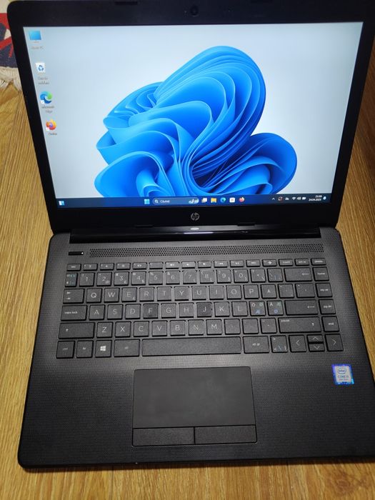 Laptop HP / i3- 8130U / ssd 256 GB / 8 GB RAM /
