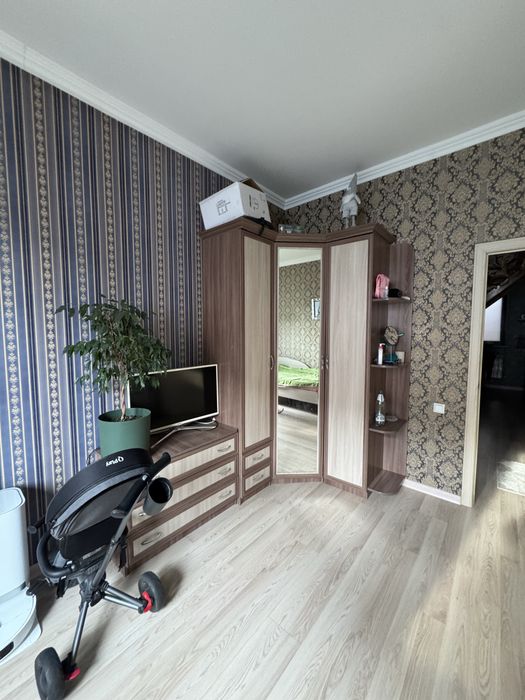 Шкаф с кроватью и матрасом