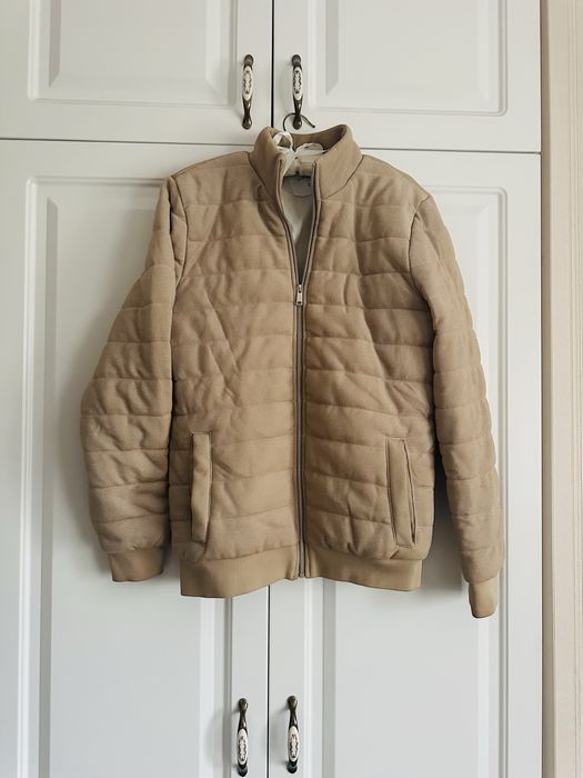 Geaca crem , masura S / M , calduroasa si usoara