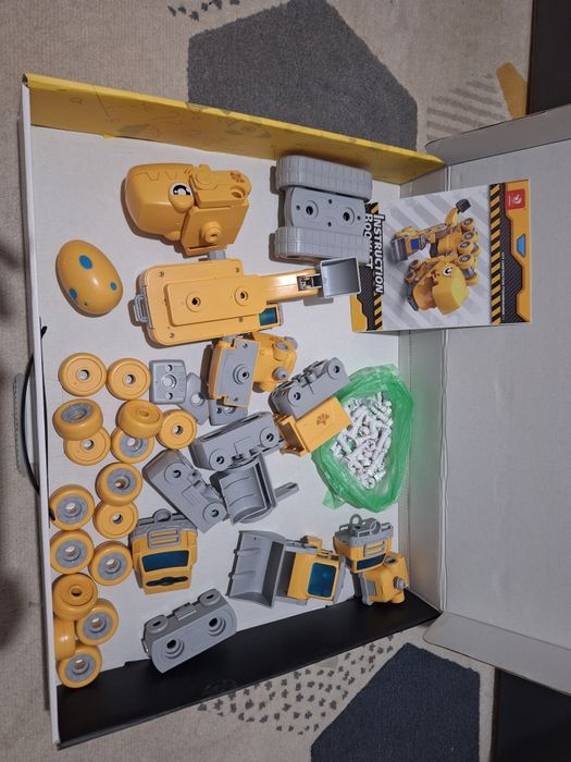 Set constructie robot dinozaur de jucarie 5 in 1 cu masini constructii