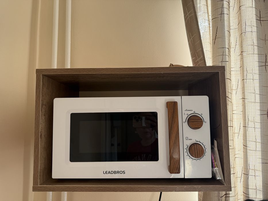 Микроволновка с подставкой новая