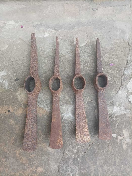 Кирки метални 4 бр.