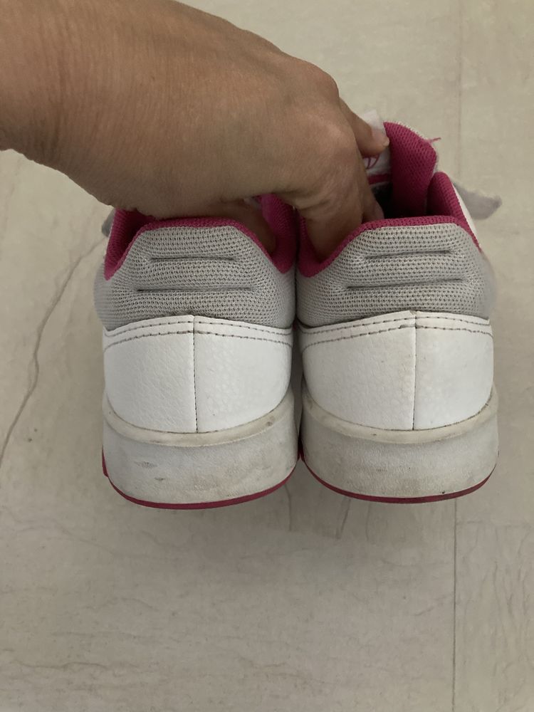 Маратонки Adidas 31 размер