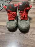 Jordan 5 red reali purtat o vreme