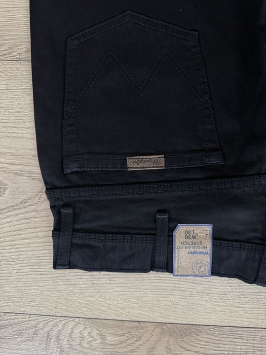 Blugi WRANGLER Regular Negru Barbati | Marime 36 x 30 (Talie 93 cm)