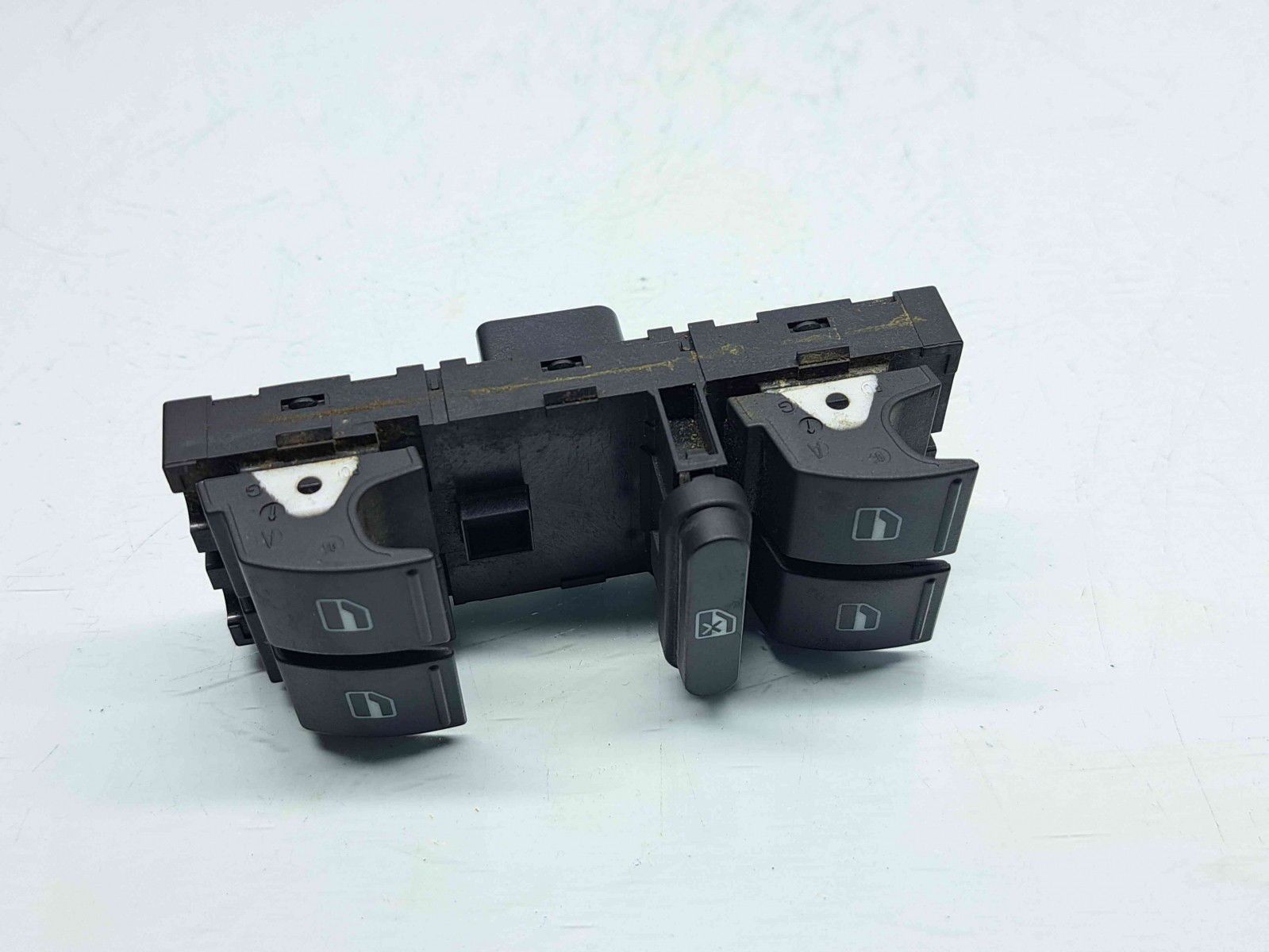 Butoane comanda geamuri sofer Volkswagen Passat B7 (365) Variant [Fab
