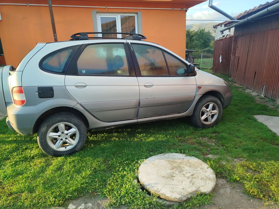Renault scenic sx4.