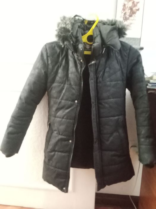 Продаю теплую куртку для мальчика размер 42