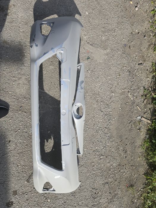 предна броня toyota yaris