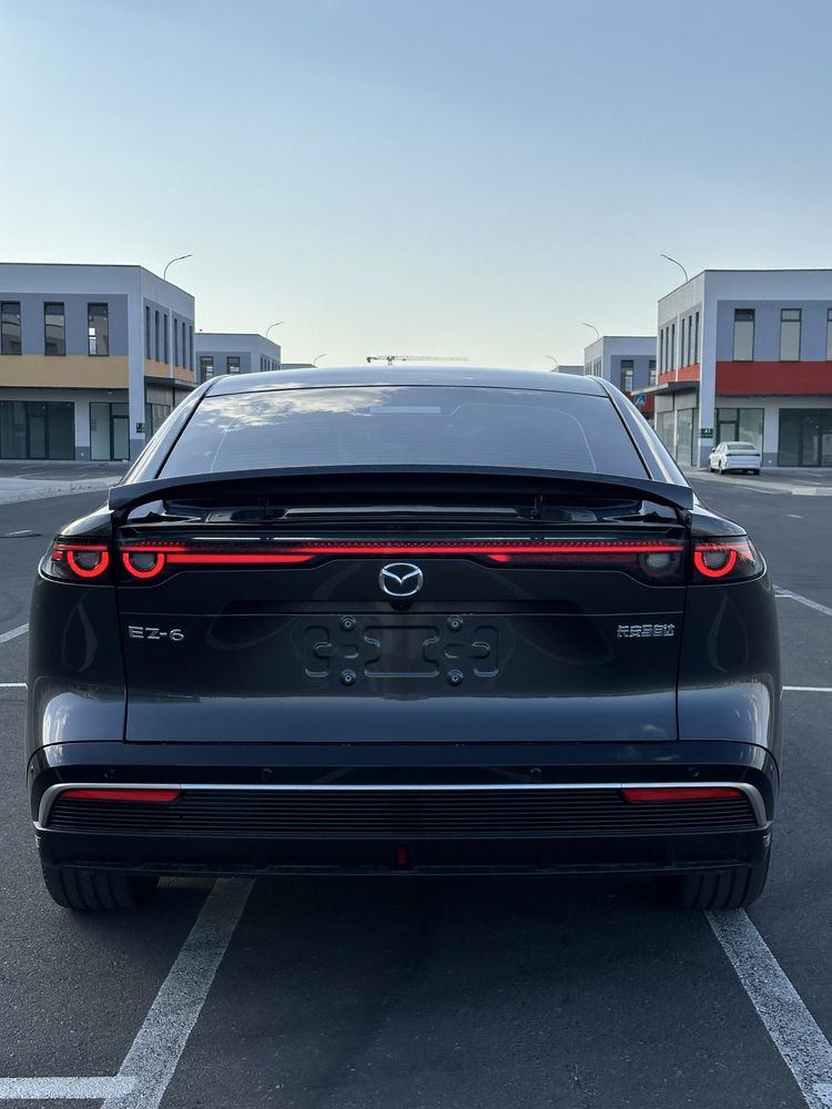 Mazda EZ 6 Gibrid. Notarius taer !