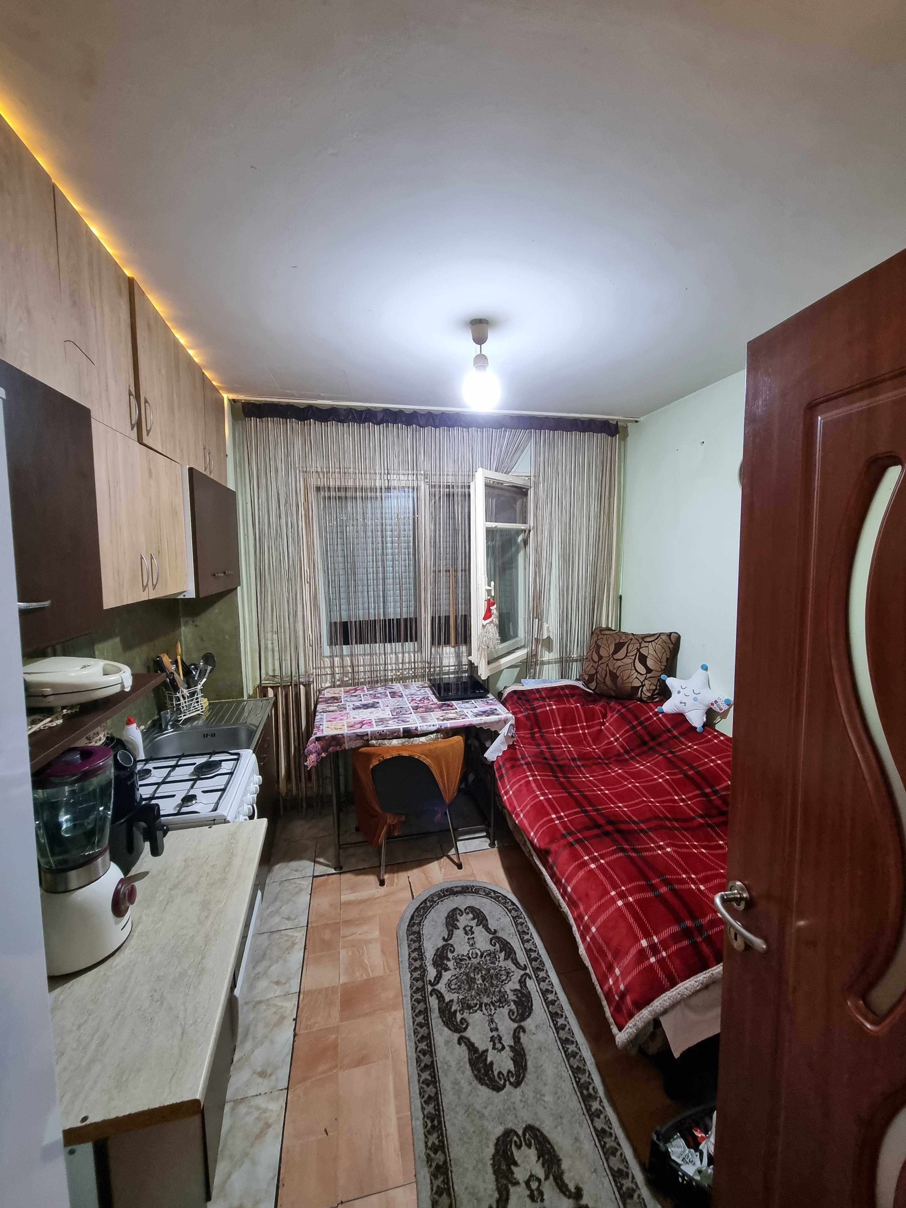 Vand Apartament cu 2 Camere Tip Studio