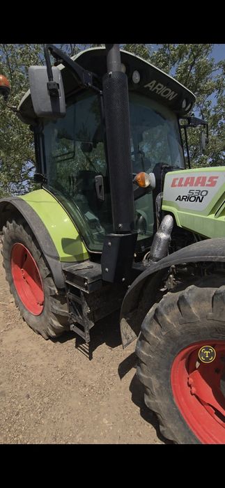 Tractor Claas Arion 530