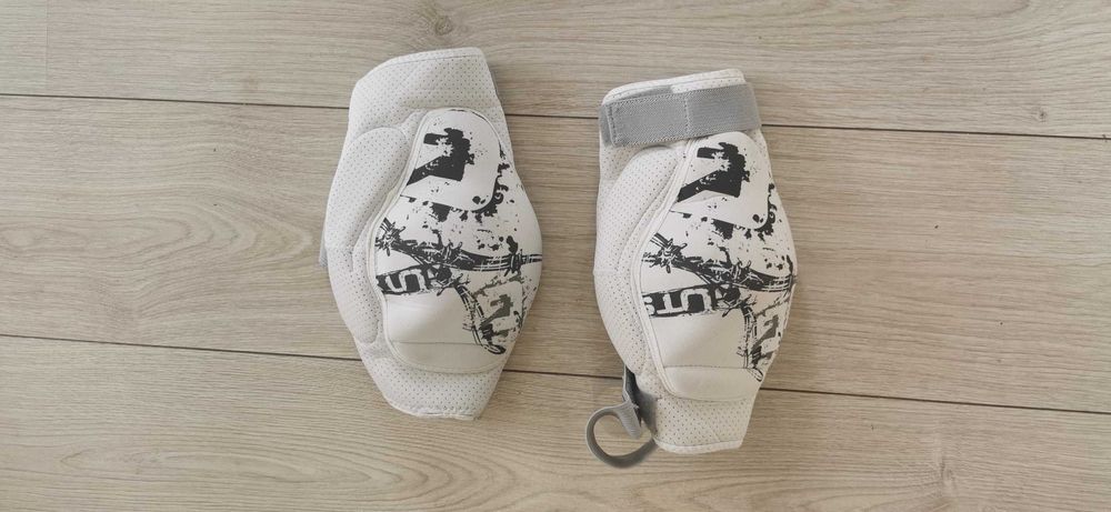 Protectii snowboard pentru fund si genunchi, marime XS/S