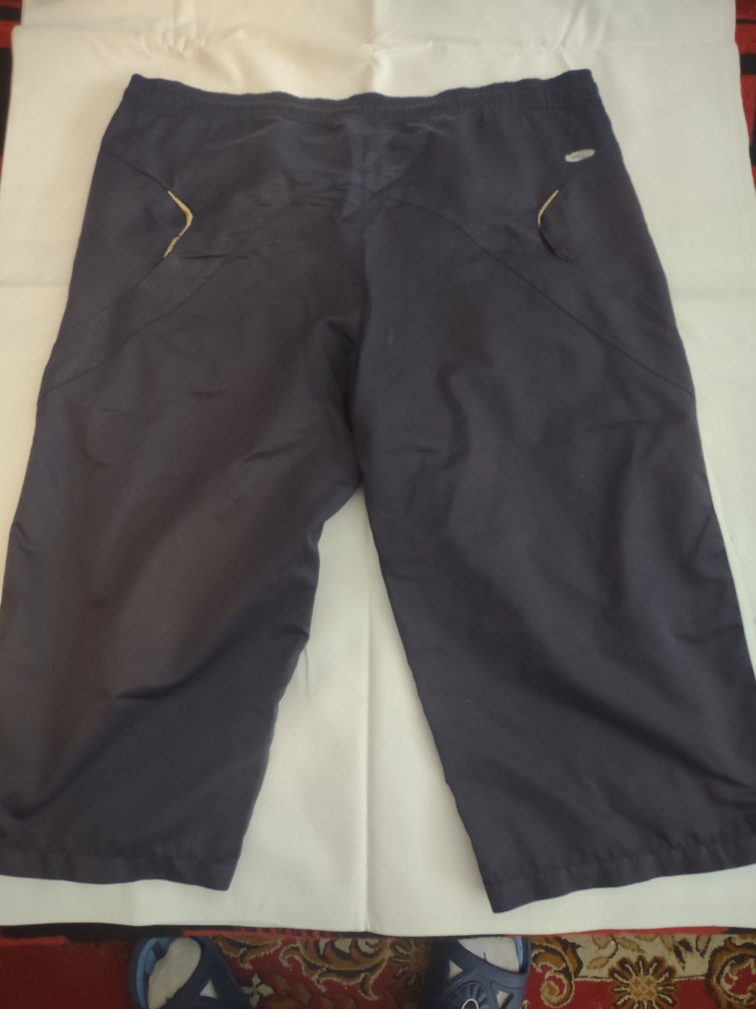 Vând pantaloni 3/4 Adidas