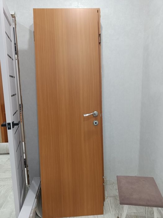 Продаю межкомнатные двери 3 штук за 10000