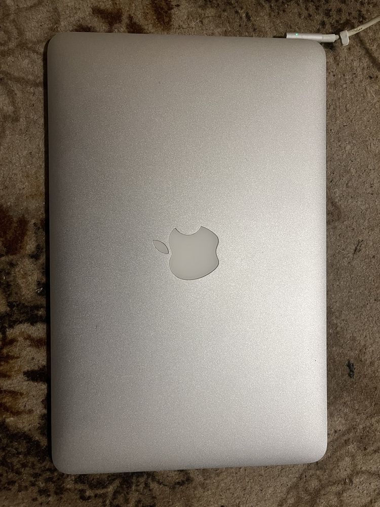 На части Apple Macbook Air A1370 - Лаптоп