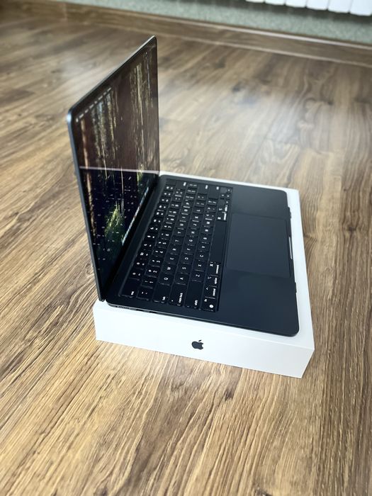 Macbook Air13, 8/256 M3 chip
