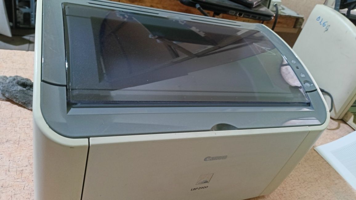 Canon 2900 Printer  Sotiladi Xolati Alo  kafolot beramz 1 oy