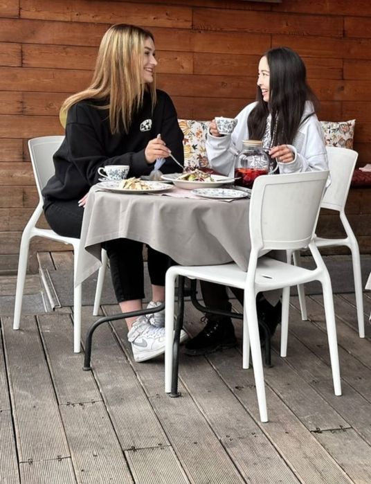 Пластиковые стулья для кафе ,ресторанов,школьных столовых