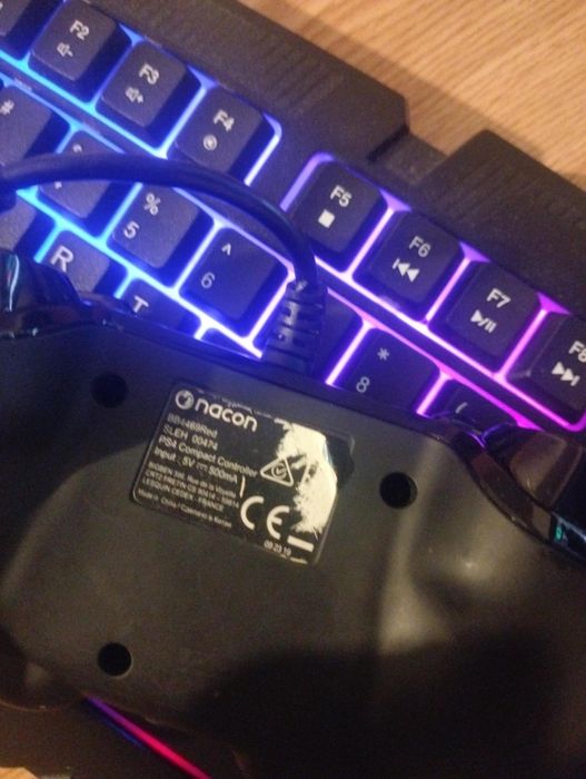Maneta PS4 necon