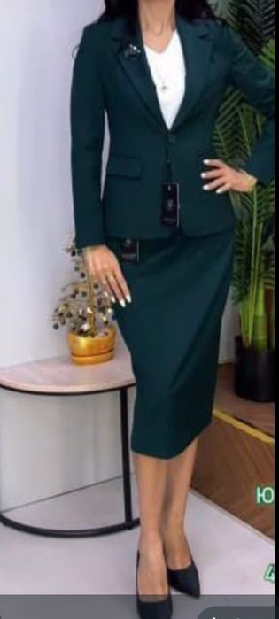 Продам костюм с юбкой - 50 размер