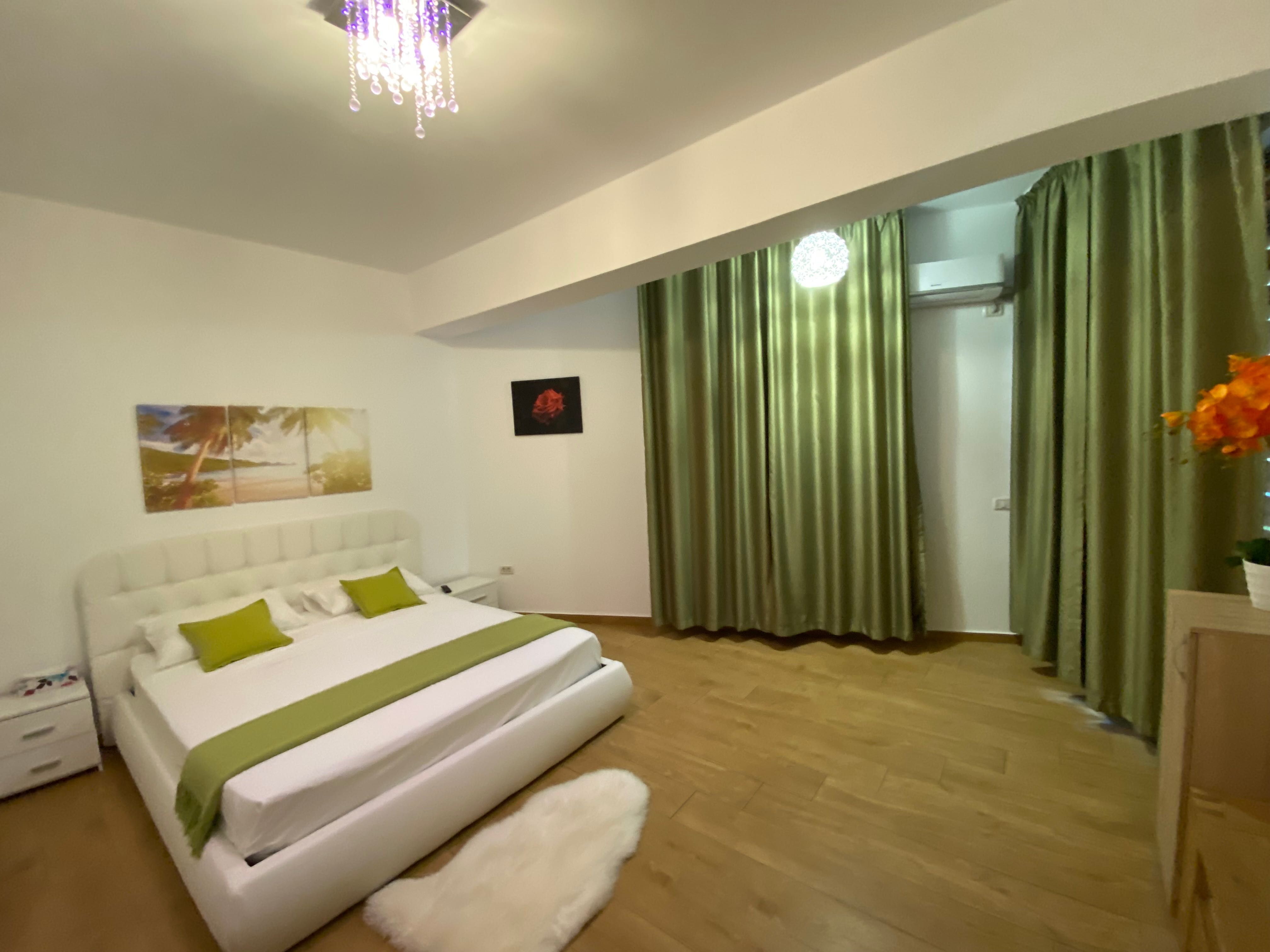 Vand studio 2 camere in Mamaia Nord - zona cluburilor