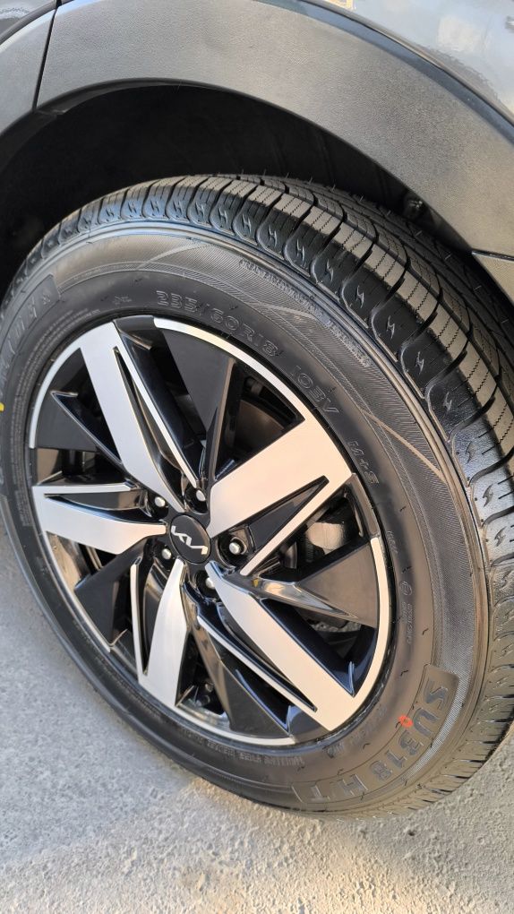 KIA.Sarento 2022 yil 7 kish Full Pazisasi