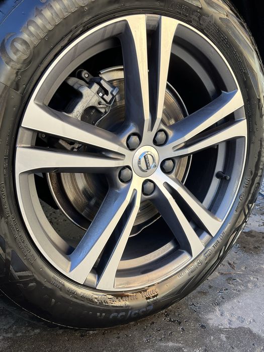 Jante cu anvelope/235/55/19 originale Volvo! Anvelopele au rulat 2 sez