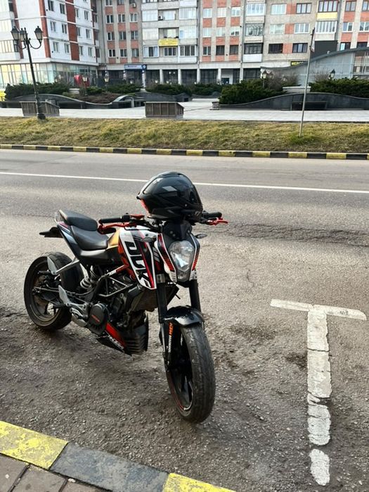 Vând KTM Duke 125 An 2013