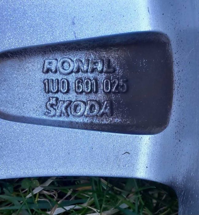 SKODA Оригинални алуминиеви джанти 15