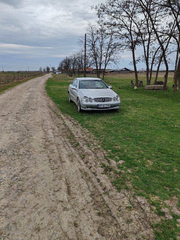 Vând urgent negociabil  Mercedes Benz clk 2,7