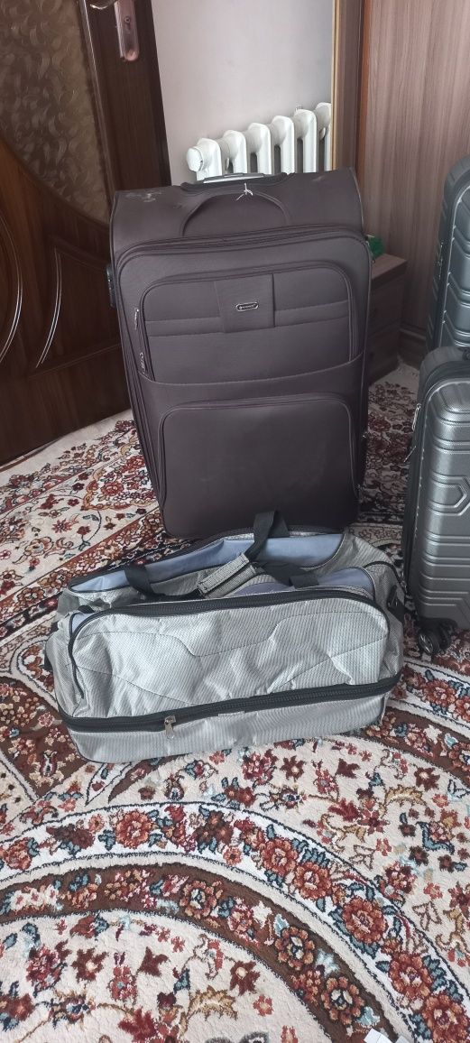 Чимодани в продаже
