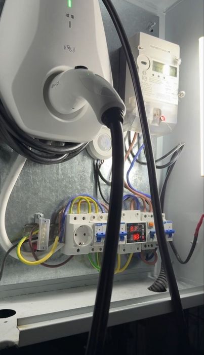 Установка зарядки для электромобиля

Уста