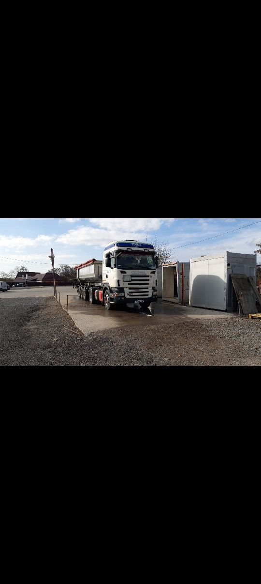 Scania 440 și semiremorca basculabila de piatra