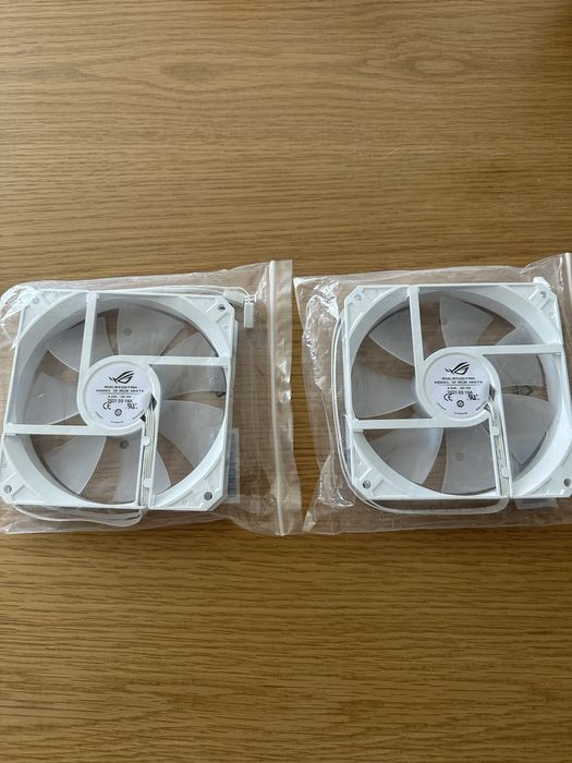 2x ASUS ROG RYUO Fan Model 12 RGB Бели