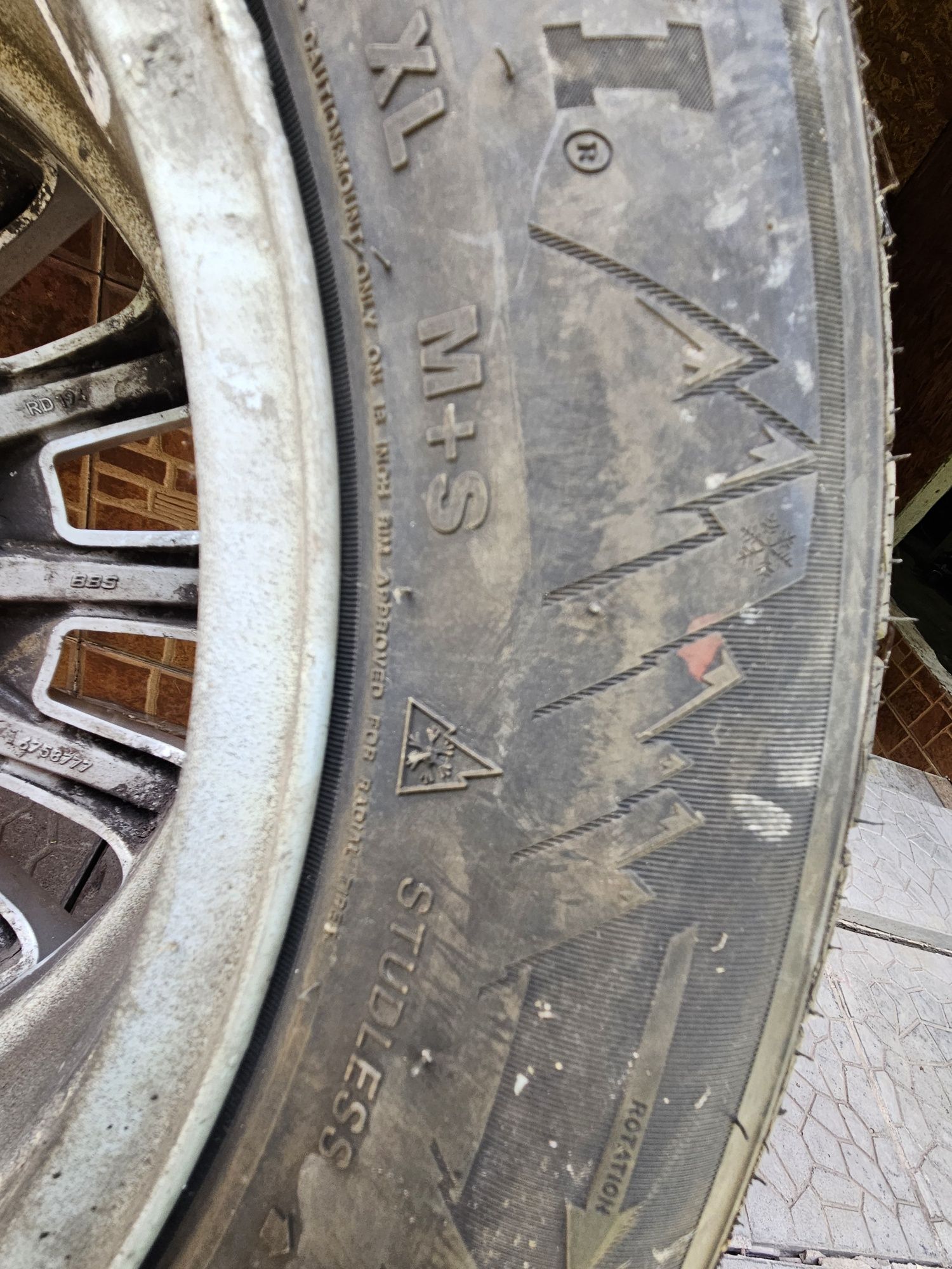 Диски BBS с зимними шинами на R18